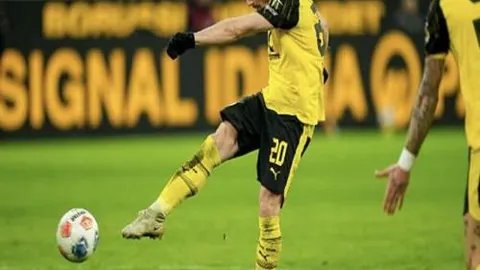 “哀悼！罗贝托在社交媒体缅怀郭嘉璇，缅怀前巴萨队长深情致敬”